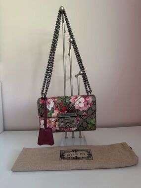 Gucci Floral GG Bloom Padlock Small Shoulder Bag in Pink